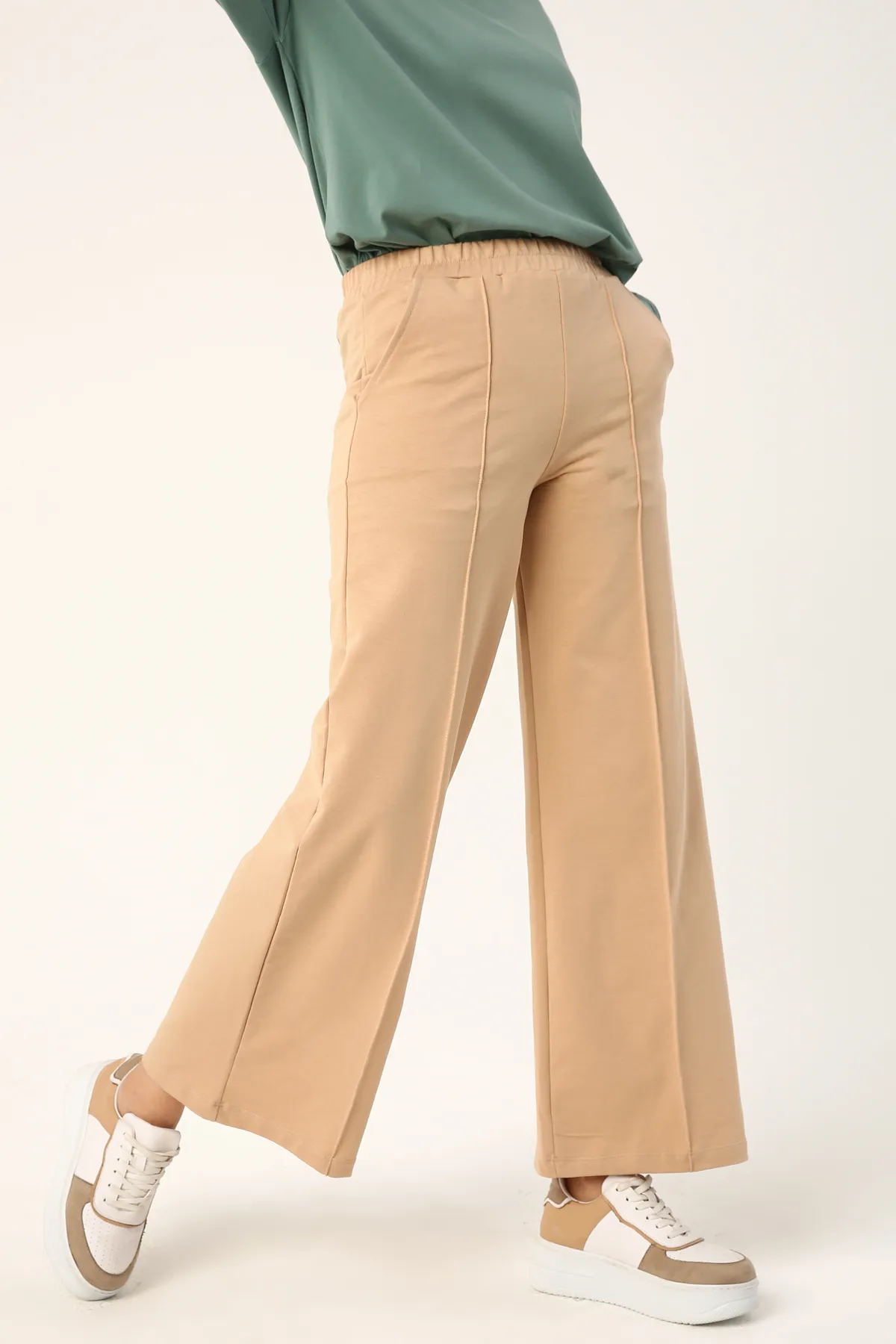 ALLDAY  Camel Grass Jogginghose mit weitem Bein und Taschen