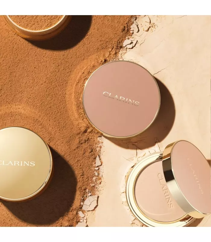 EVER MATTE COMPACT POWDER Poudre compacte matifiante infusée au lait de pêcher