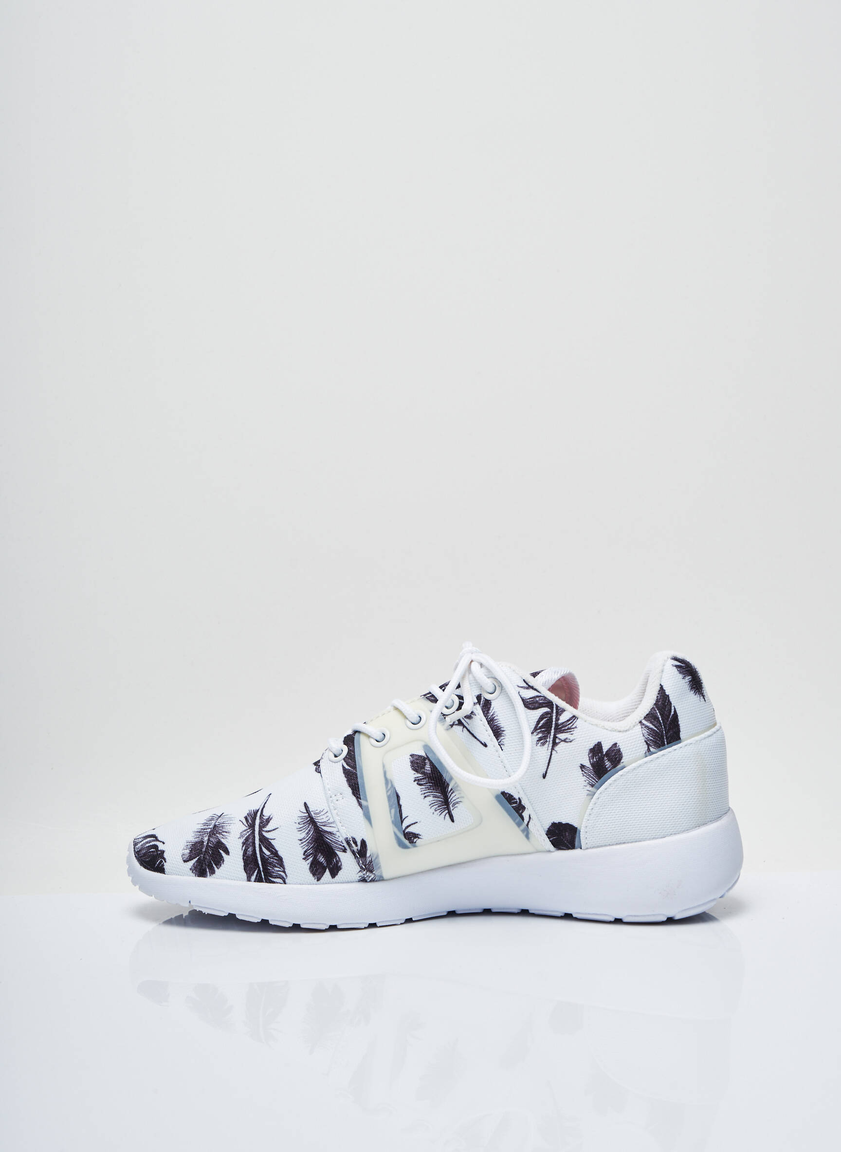 Asfvlt Baskets Femme couleur blanc
