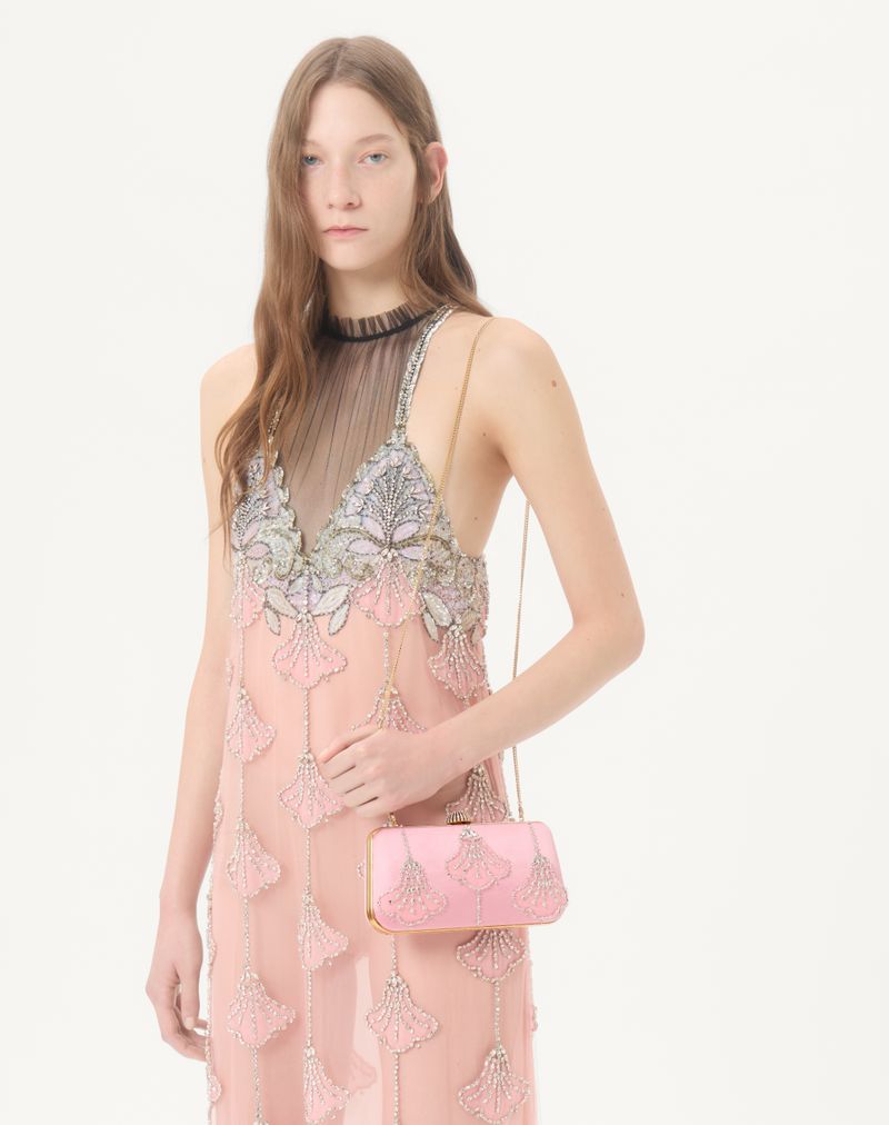 Valentino Garavani Carry Secrets Satin Minaudiere med Blomsterbroderi