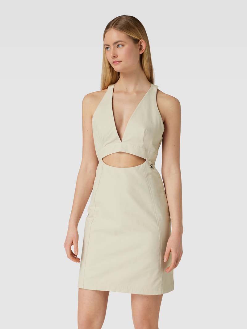 Knielanges Kleid mit Cut Out in sand