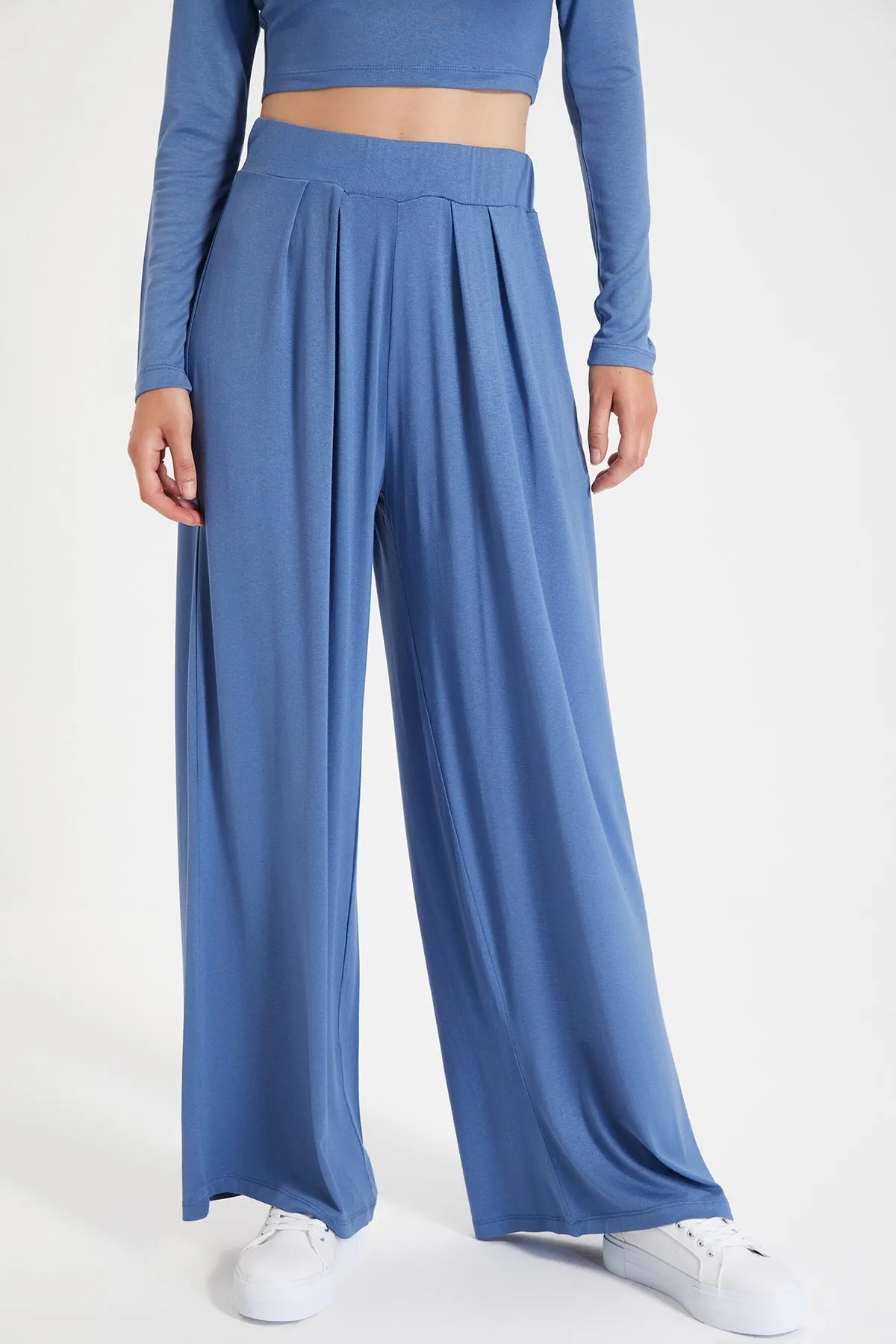 Trendyol Collection  Blaues Pyjama-Set aus Viskose-Strick TWOAW21AU0034