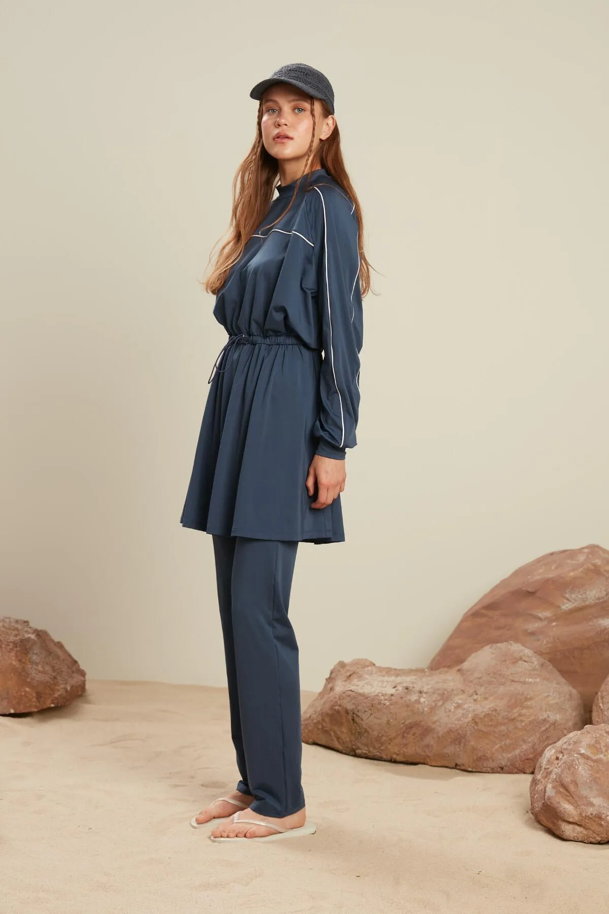 Manuka  HIJAB-BADEHOSE MIT GERADE BEIN, MARINEBLAU