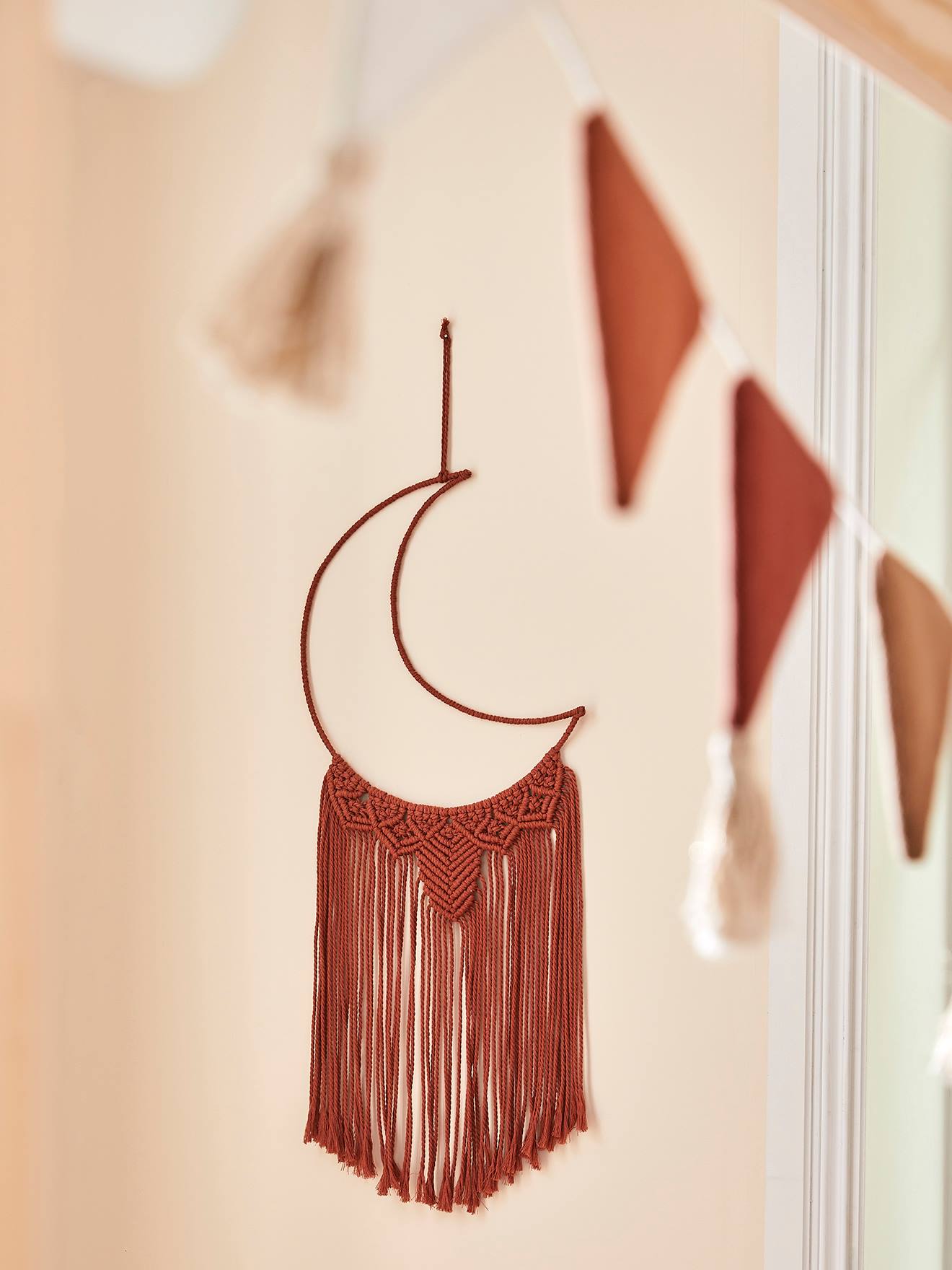 Attrape-rêves XL lune en macramé terracotta