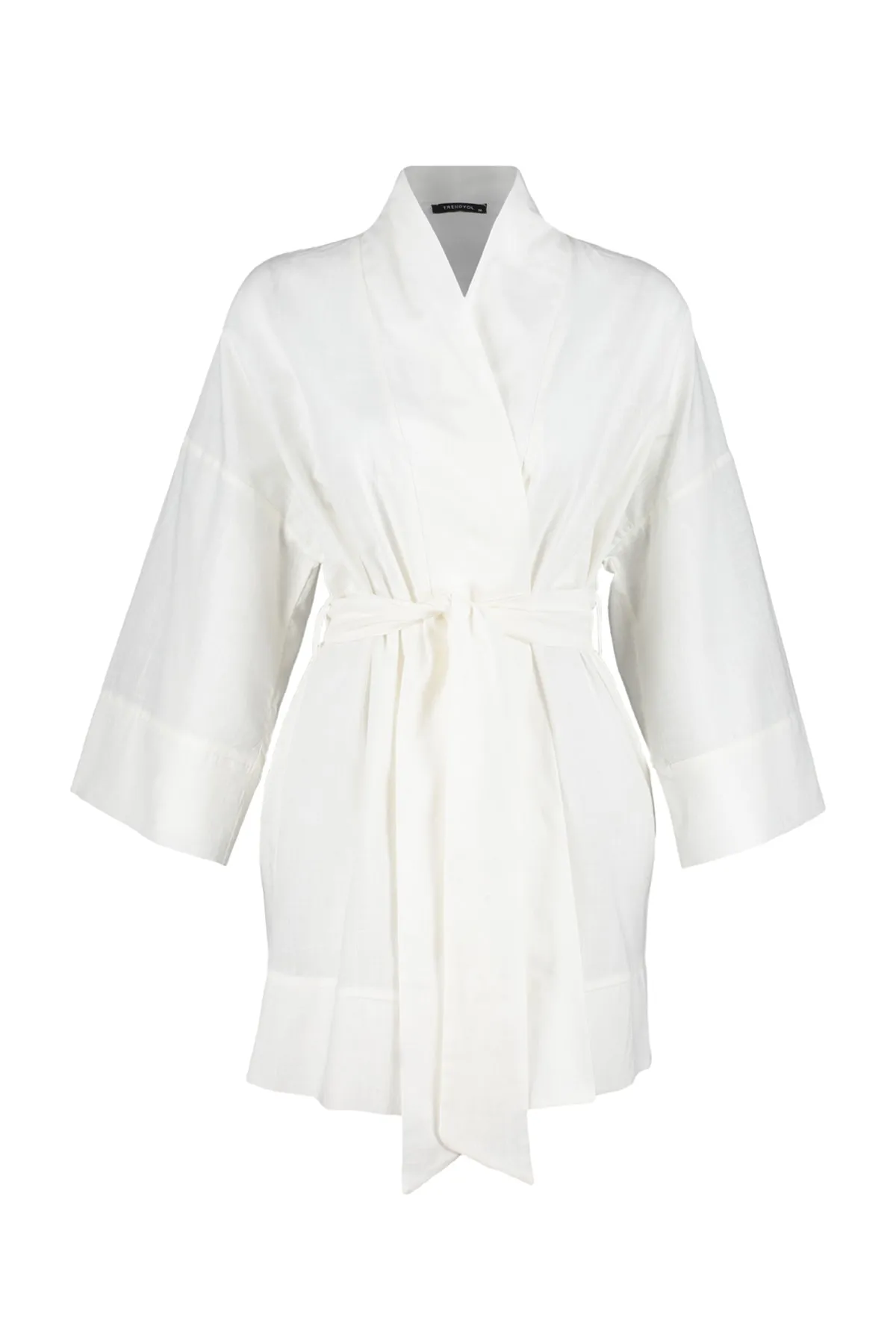 Trendyol Collection  Weißer, gewebter Mini-Kimono und Kaftan aus 100 % Baumwolle mit Gürtel TBESS23KM00080
