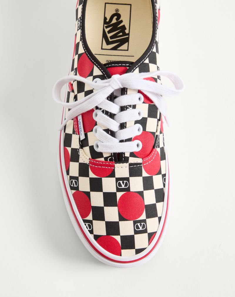 Valentino Garavani og Vans Low-Top Sneaker i stof med V-logo skakbrætprint og polkaprikker
