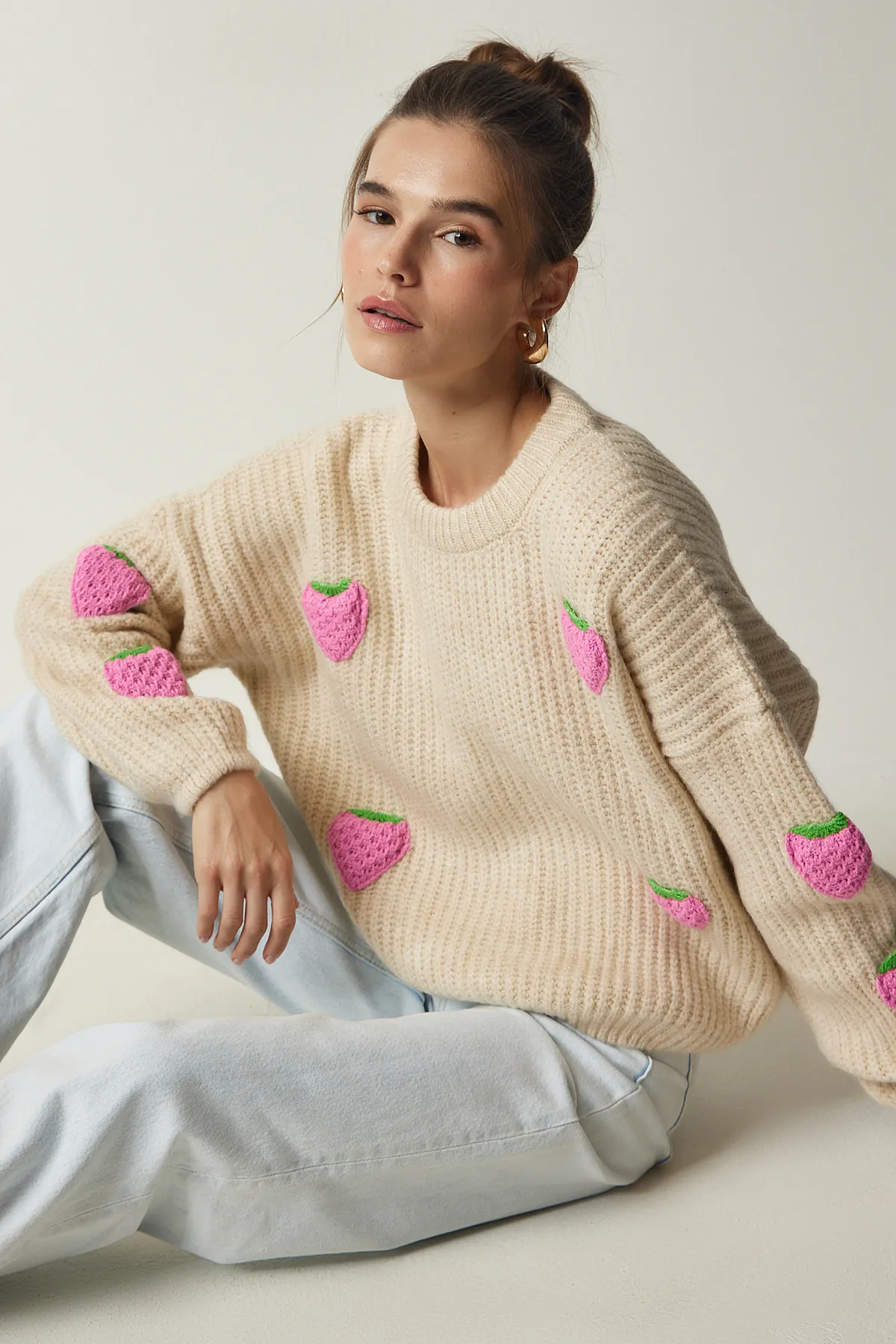 Happiness İstanbul  Beiger Strickpullover mit Erdbeerstruktur für Damen PF00022