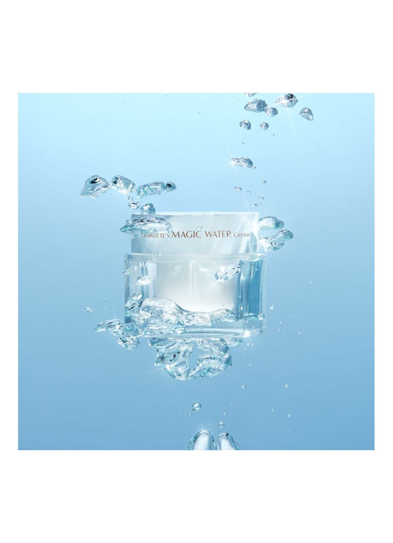 Ricarica di crema idratante da giorno Charlotte's Magic Water di Charlotte Tilbury -