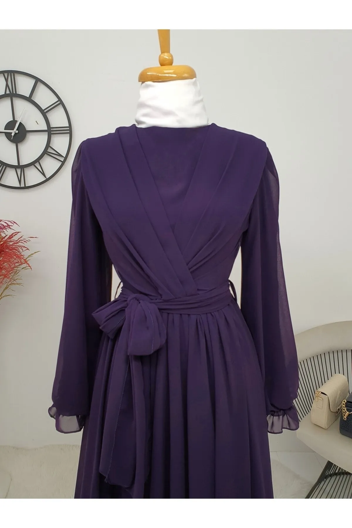 Modamorfo  Vorne drapiertes Chiffonkleid