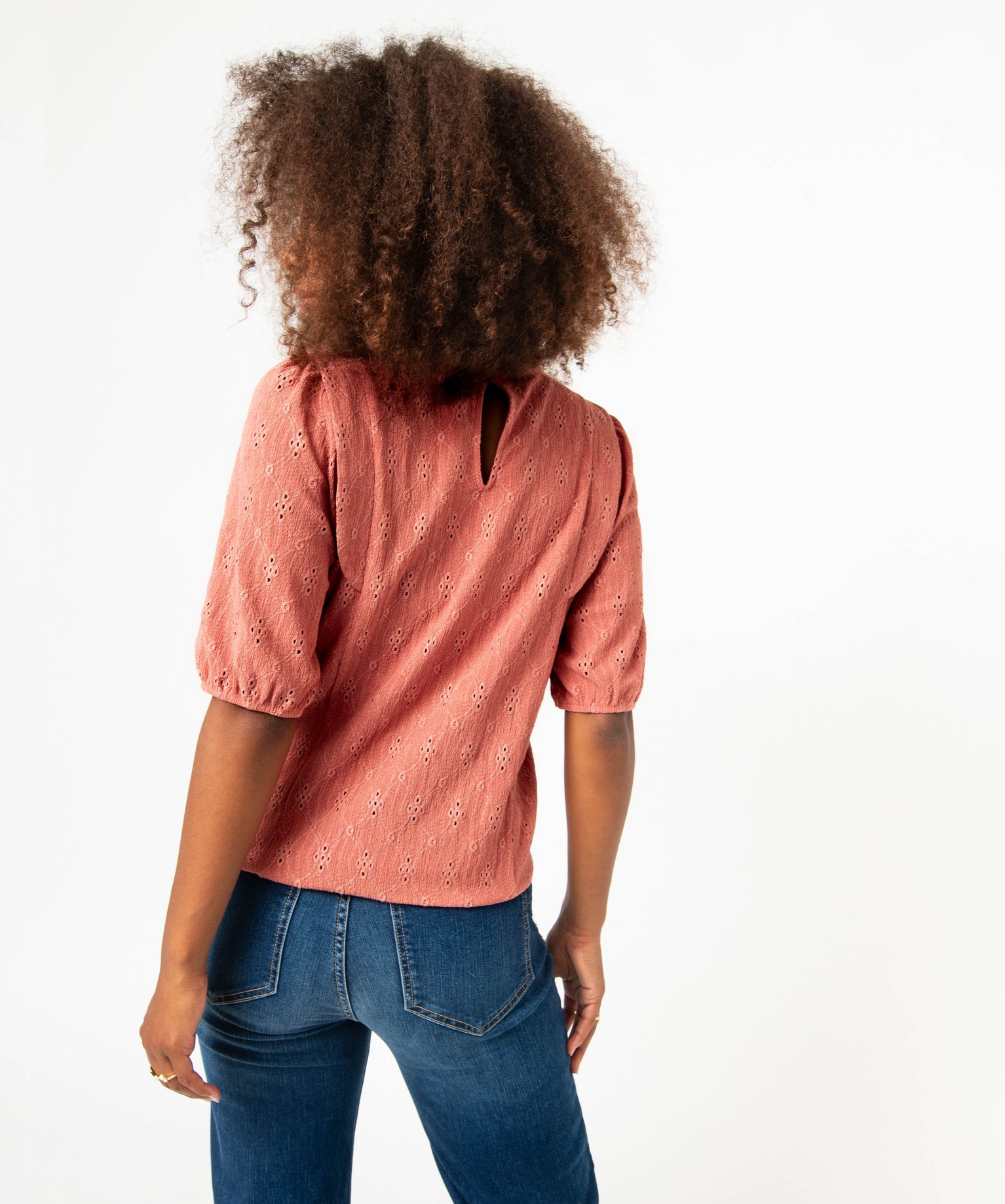 Tee-shirt à manches courtes avec broderies anglaise femme rose | GEMO