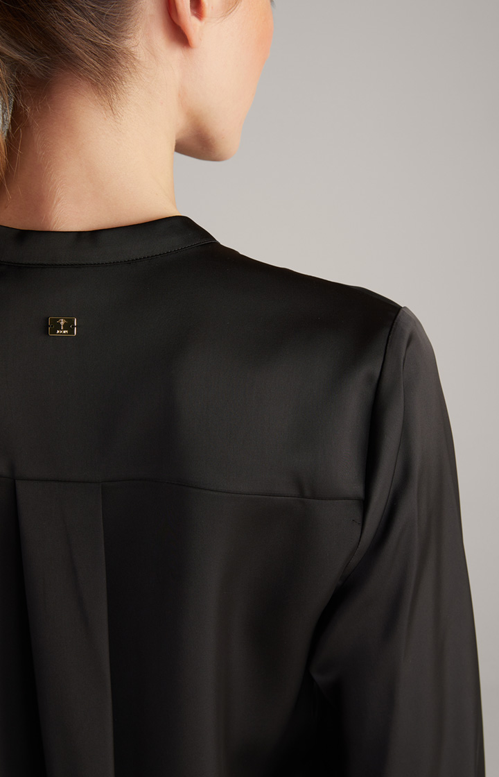 Satin-Bluse in Schwarz