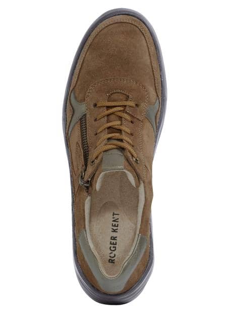 Sneaker in harmonischer Farbkombination