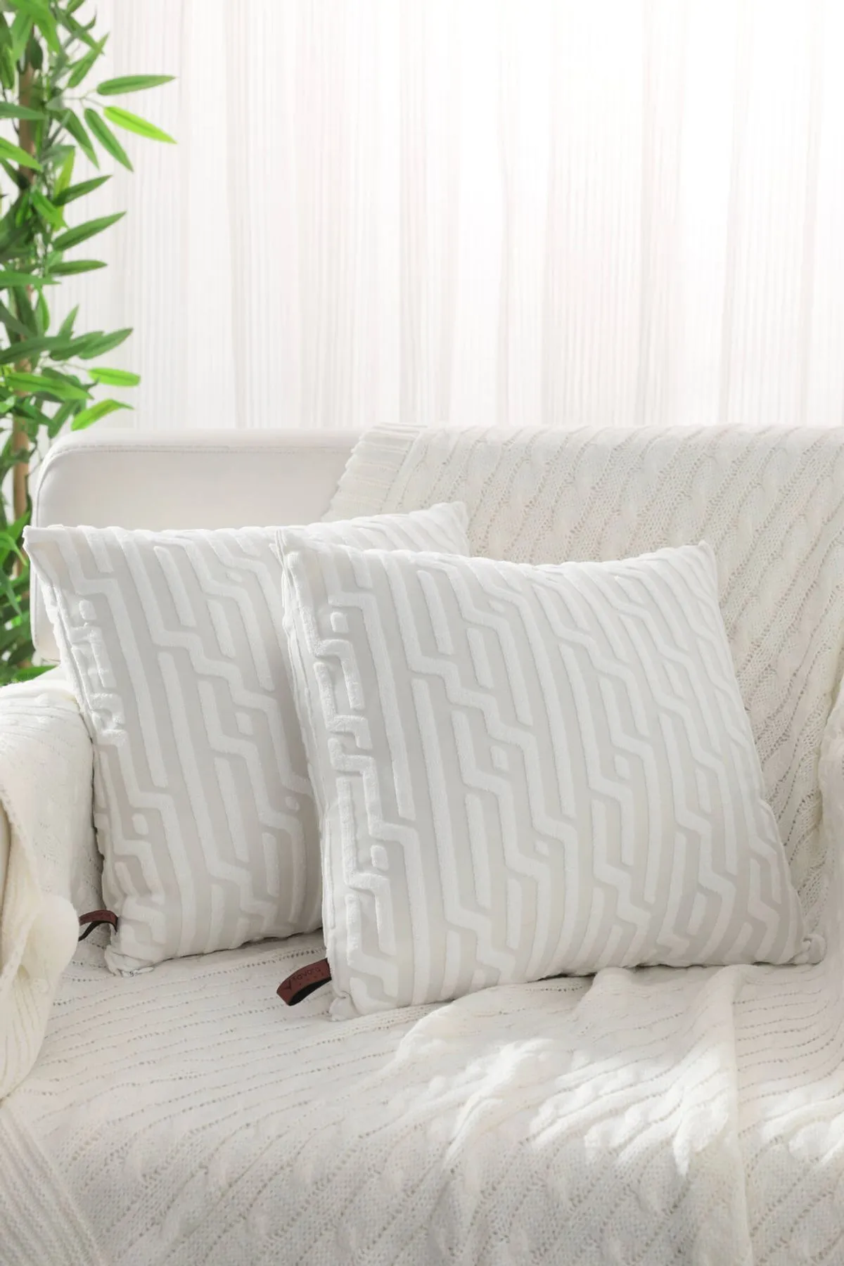 FAVORA  2-teiliger, gemusterter, spezieller Punch-Kissenbezug im Bohemian-Stil – Creme