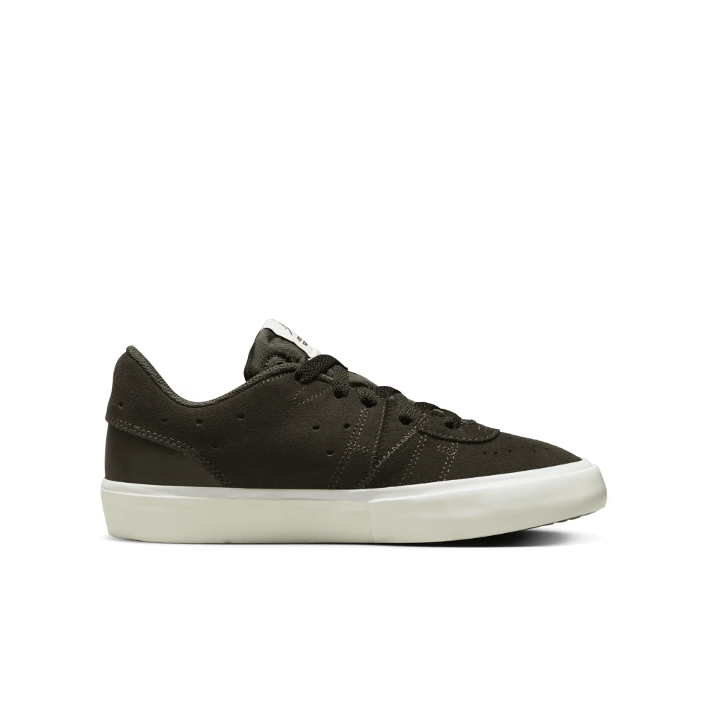 NIKE JORDAN Series ES DN3205-206 / braun
