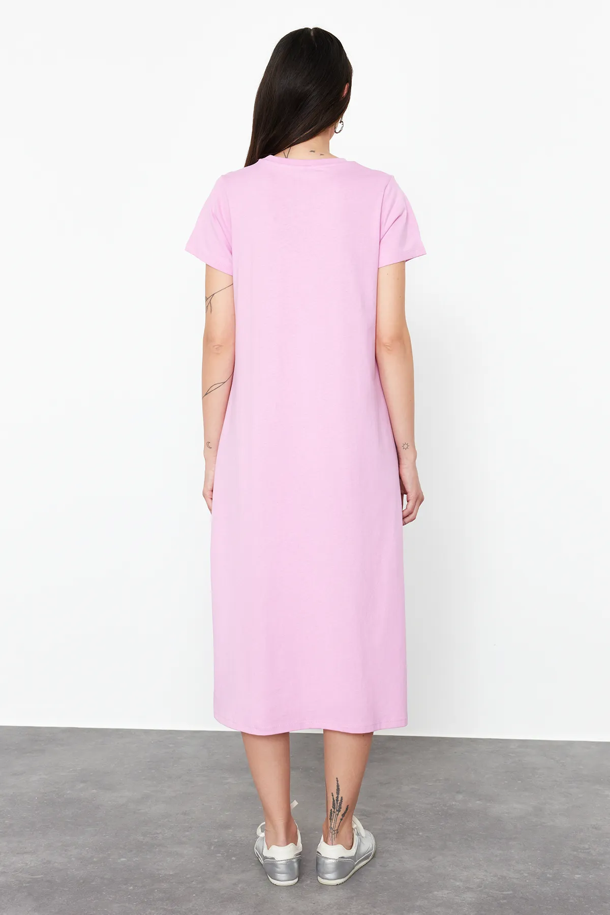 Trendyol Collection  Rosa A-Linien-Kleid mit Rundhalsausschnitt und flacher Tasche TWOSS24EL00169