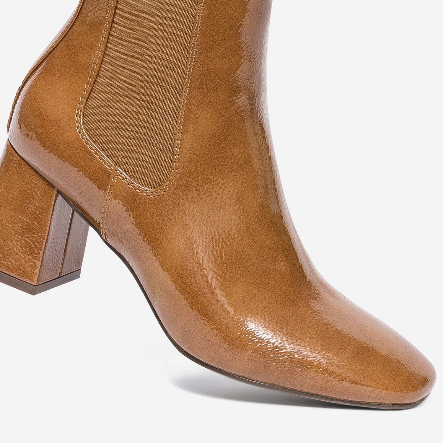 Chelsea boots cognac verni à talon
