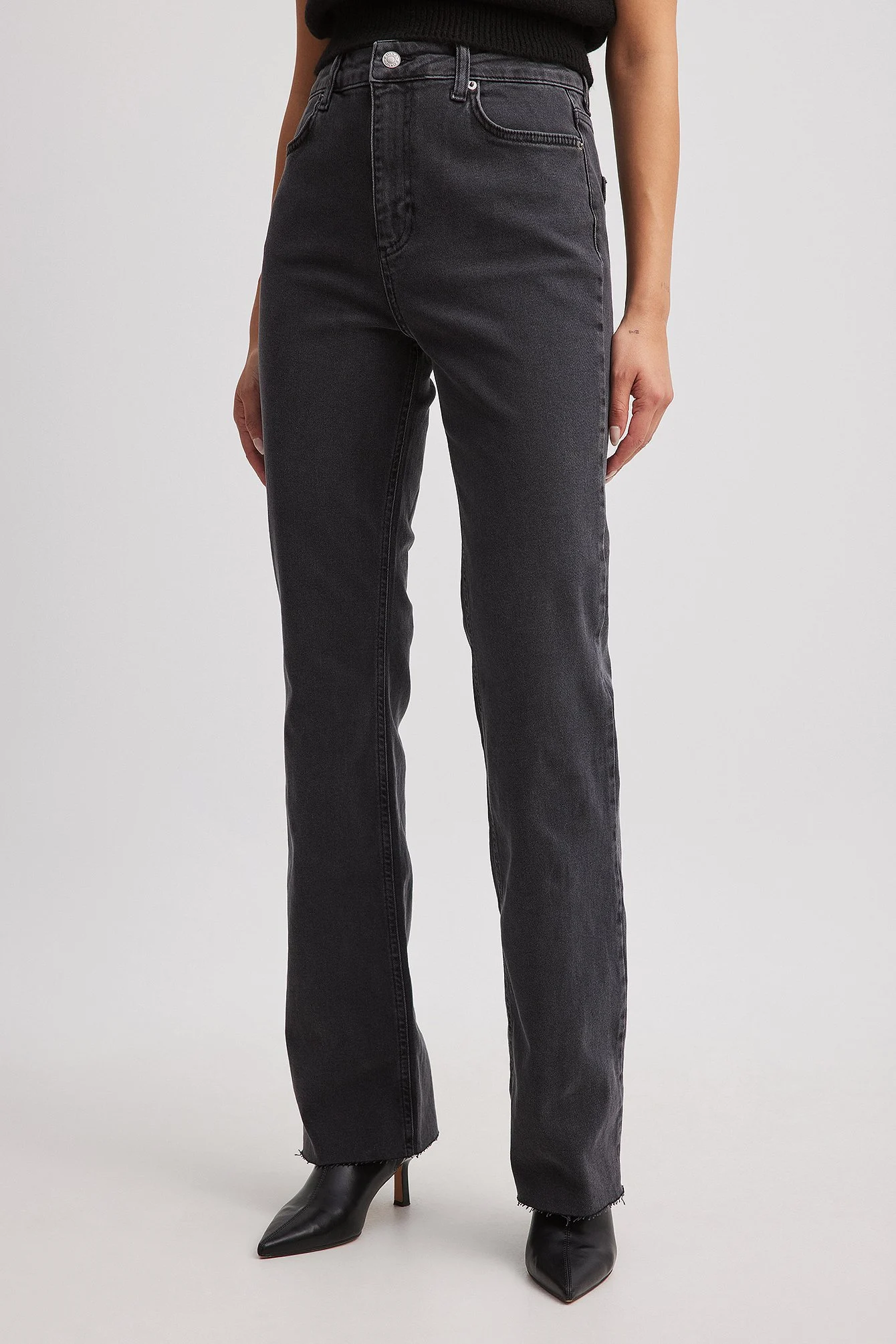 Jeans mit hoher Taille und Nahtverzierung