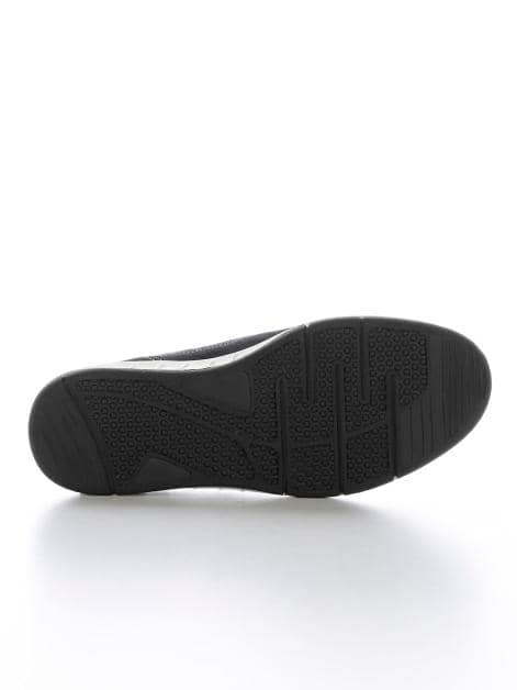 Schnürschuh in harmonischer Farbkombination