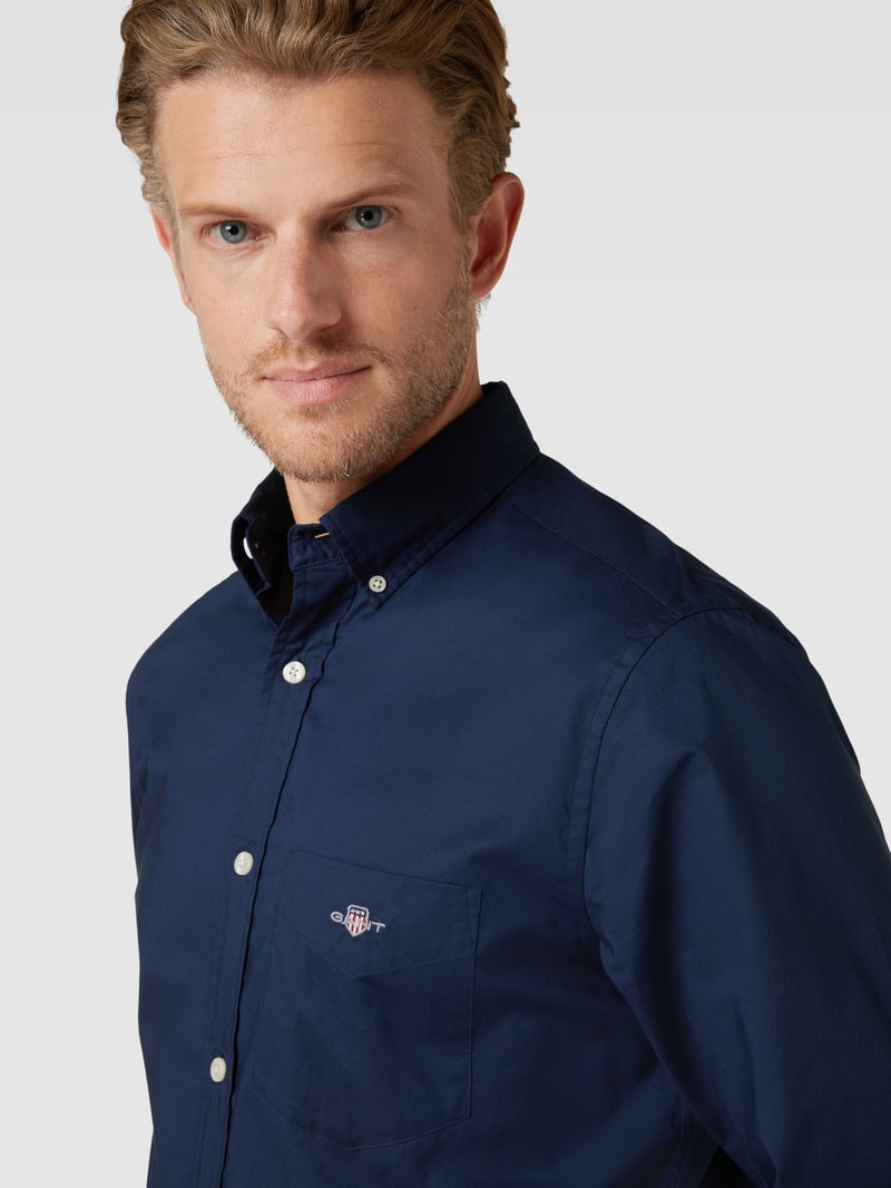 Regular Fit Freizeithemd mit Brusttasche Modell 'POPLIN' in marineblau