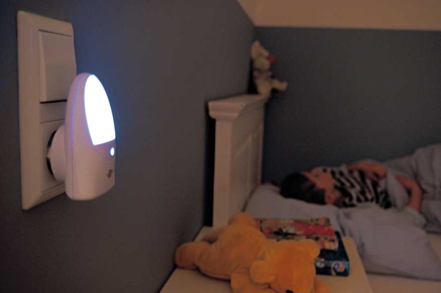 Brennenstuhl 1507220 LED orientacijska svetilka OL 02 s senzorjem senčenja