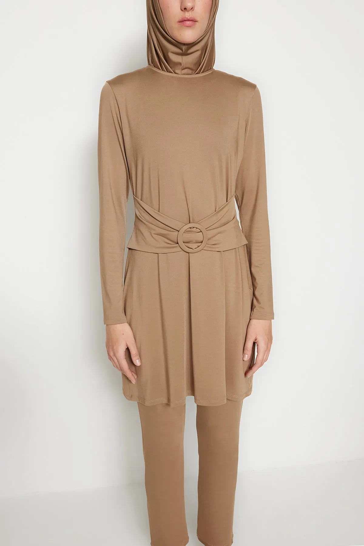 Trendyol Modest  Nerzfarbener, vollständig bedeckter, gestrickter Lycra-Badeanzug mit Selbstgürtel, 4-teilig TCTSS23CF00038