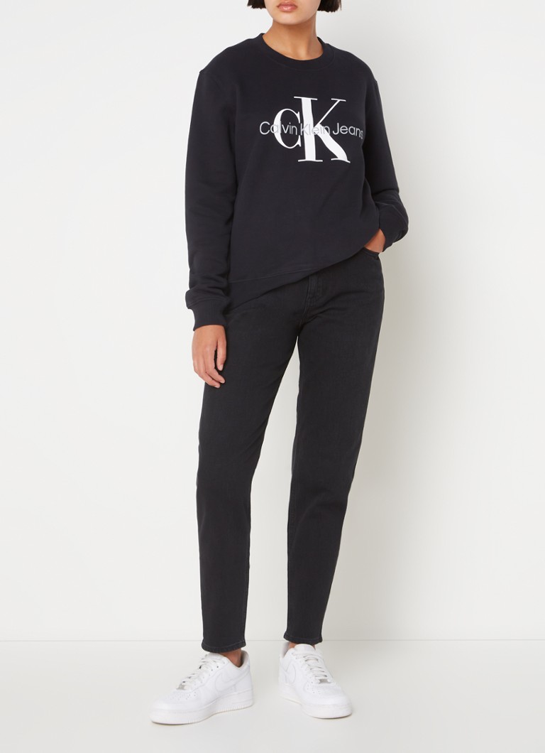 Jeans mom fit a vita alta di Calvin Klein con lavaggio colorato