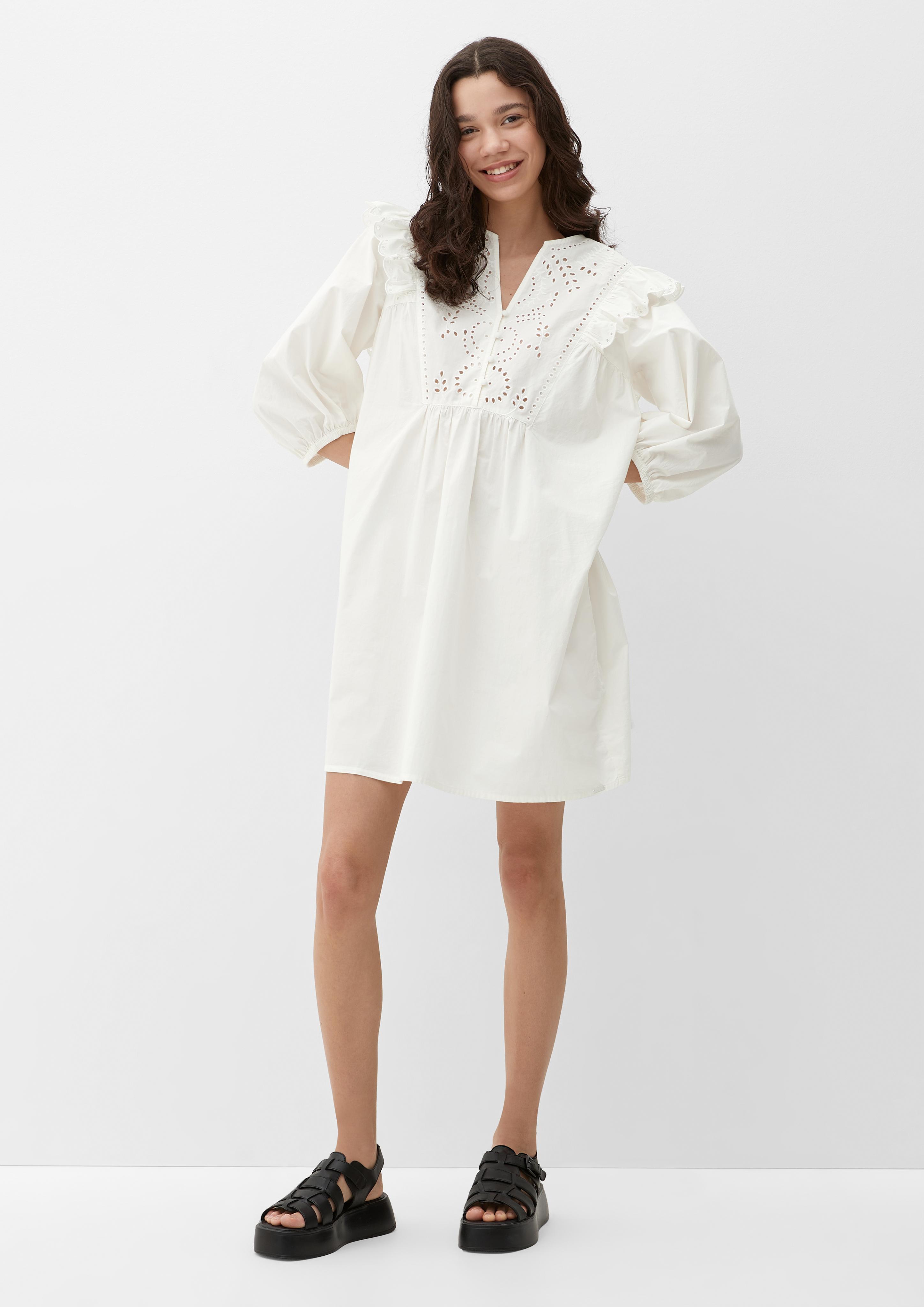 Kleid mit Lochstickerei  2125103-0200