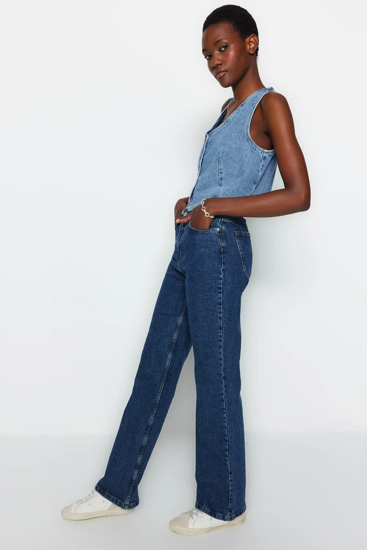 Trendyol Collection  Dunkelblaue High Waist Comfort Jeans mit weitem Bein TWOAW24JE00069