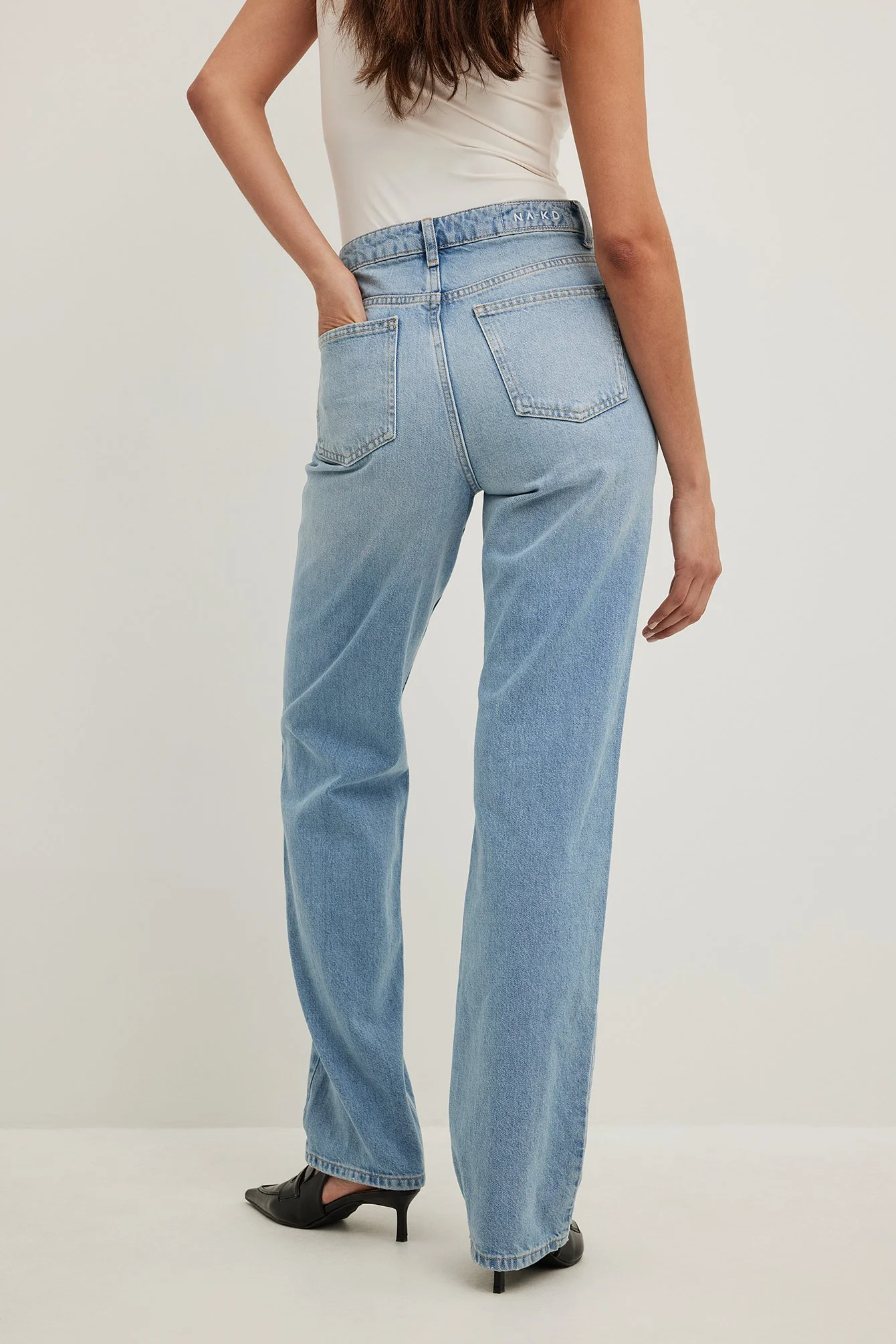 Gerade geschnittene Jeans mit hoher Taille