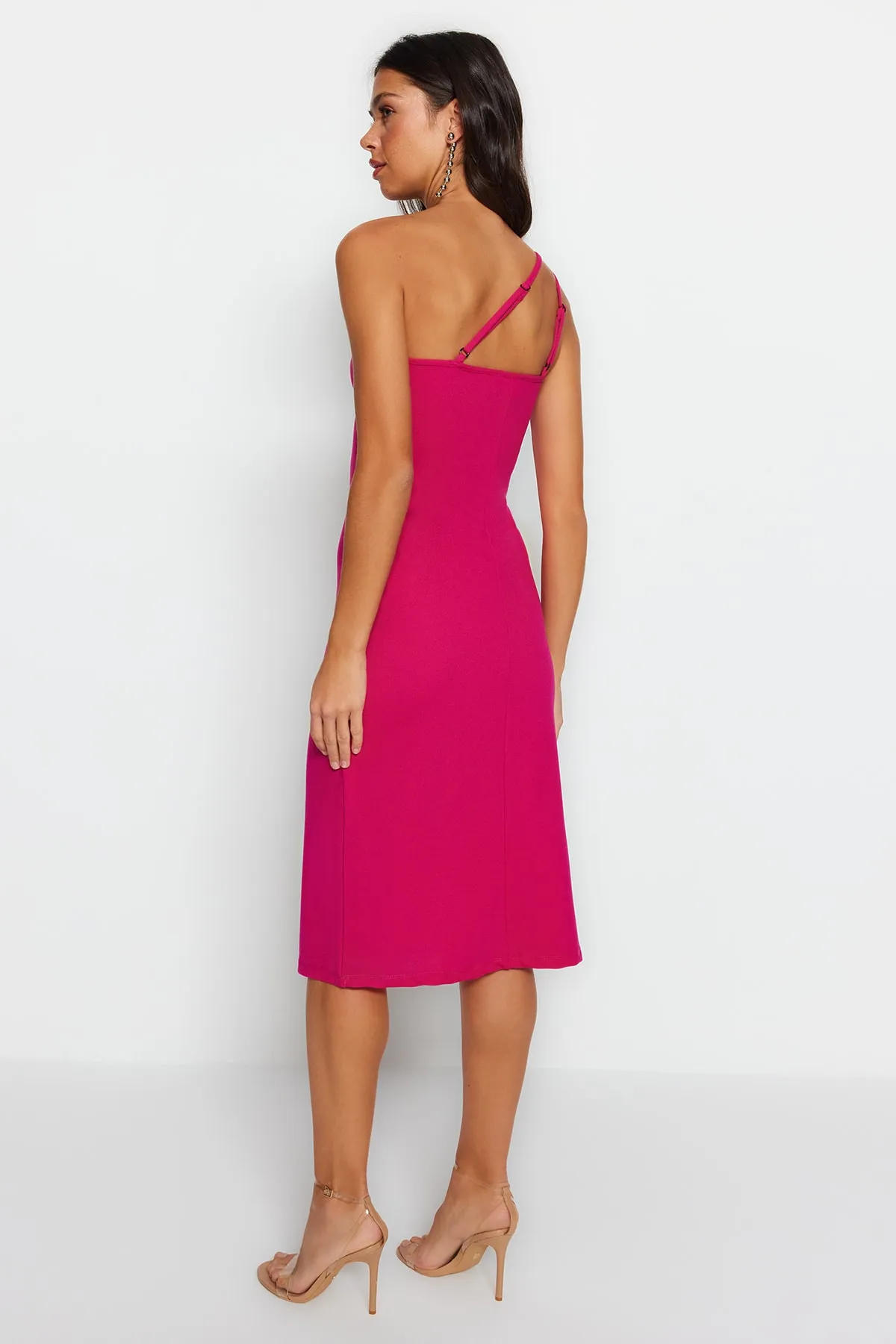 Trendyol Collection  Fuchsia One-Shoulder-A-Linie Midi-Strickkleid mit Kreppträgern TWOSS23EL02303