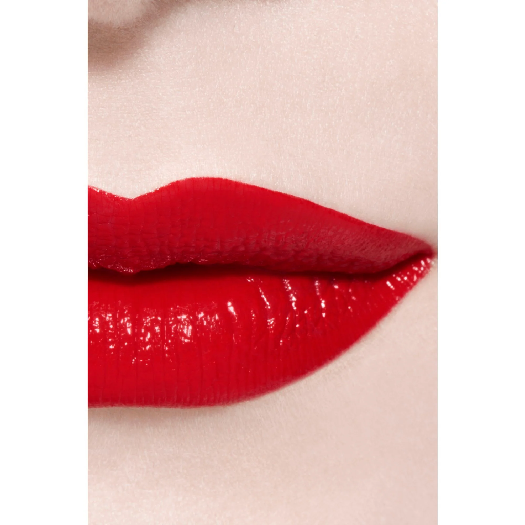ROUGE ALLURE LAQUE - EL LABIAL FLUIDO BRILLANTE DE EXTREMADAMENTE DURACIÓN