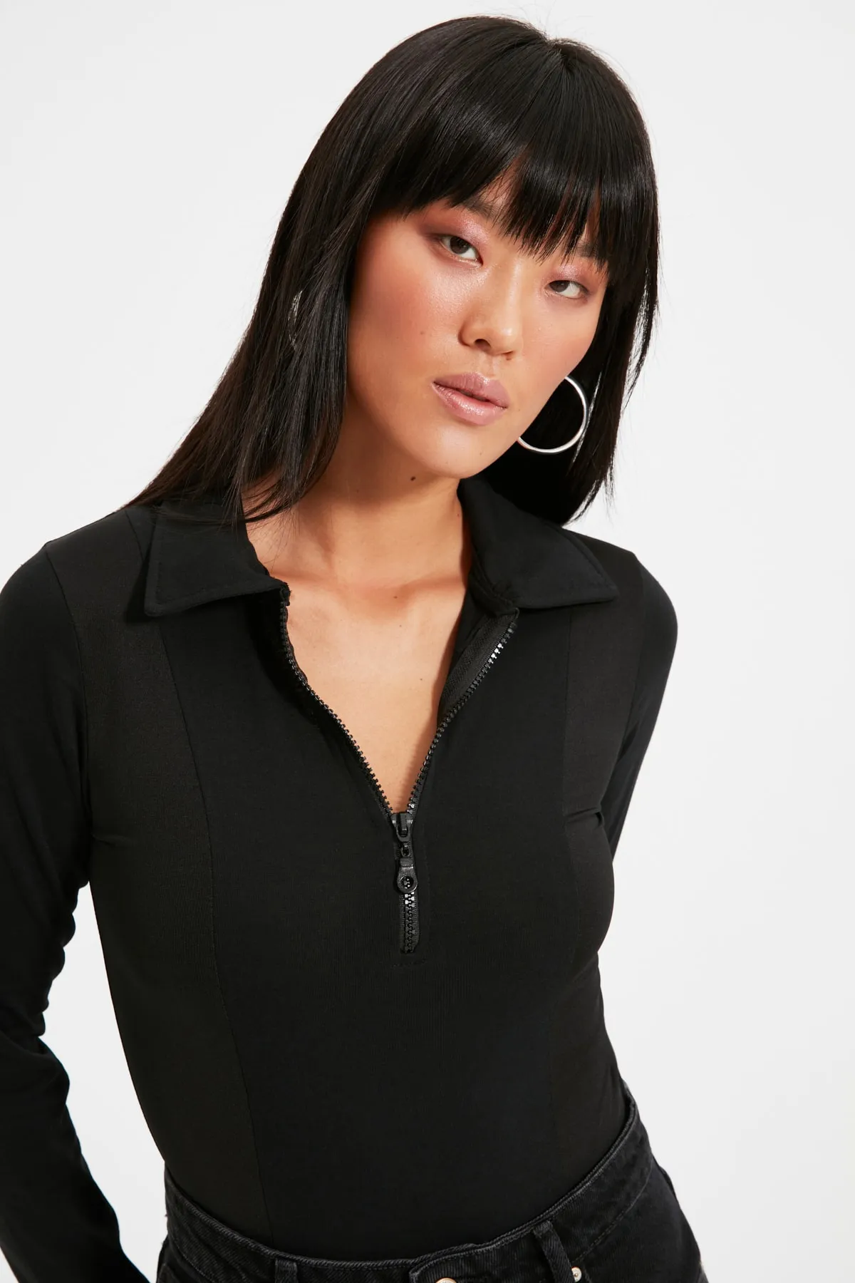 Trendyol Collection  Schwarzer Polokragen mit Reißverschluss, taillierter/flexibler Strickbody mit Druckknopf TWOAW21BD0066