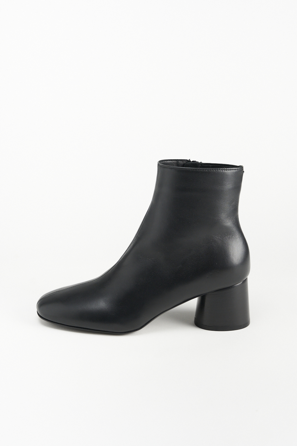 WG1 nappa black