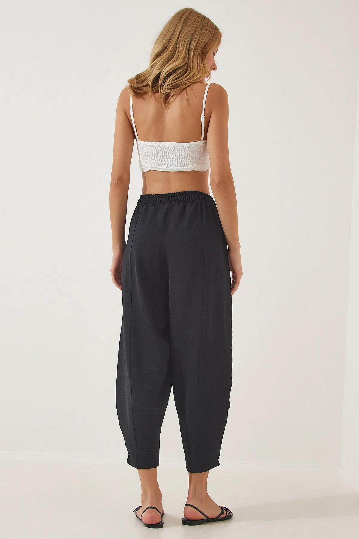 Happiness İstanbul  Schwarze Leinen-Shalwar-Hose für Damen CI00036