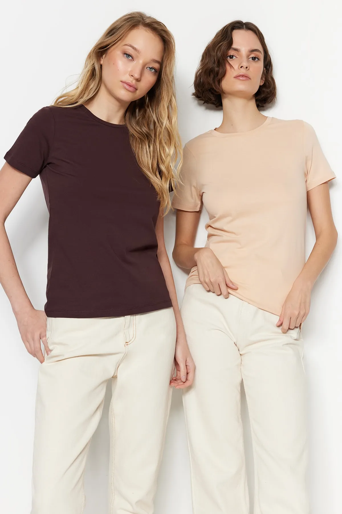 Trendyol Collection  Braun-Beige Basic-Strick-T-Shirt aus 100 % Baumwolle im 2er-Pack TWOSS20TS0141