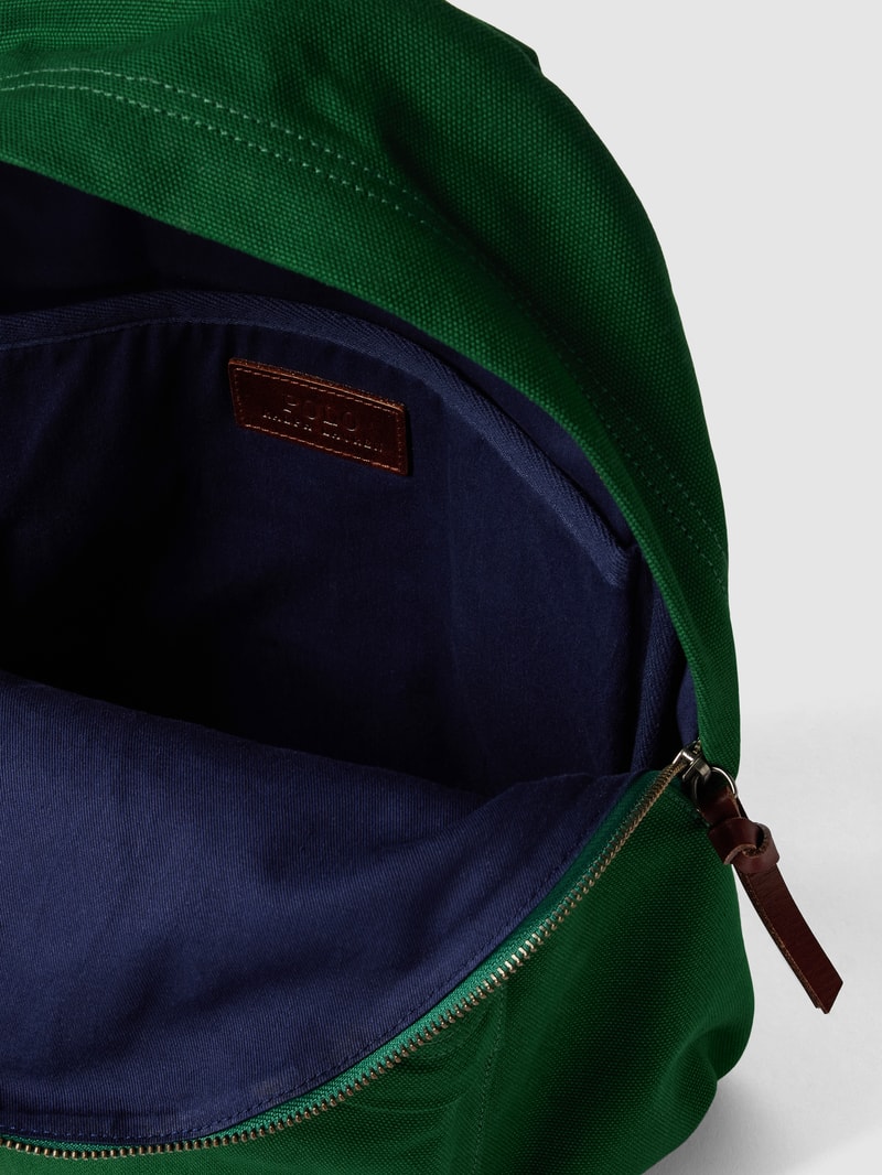 Rucksack mit Label-Stitching in grün