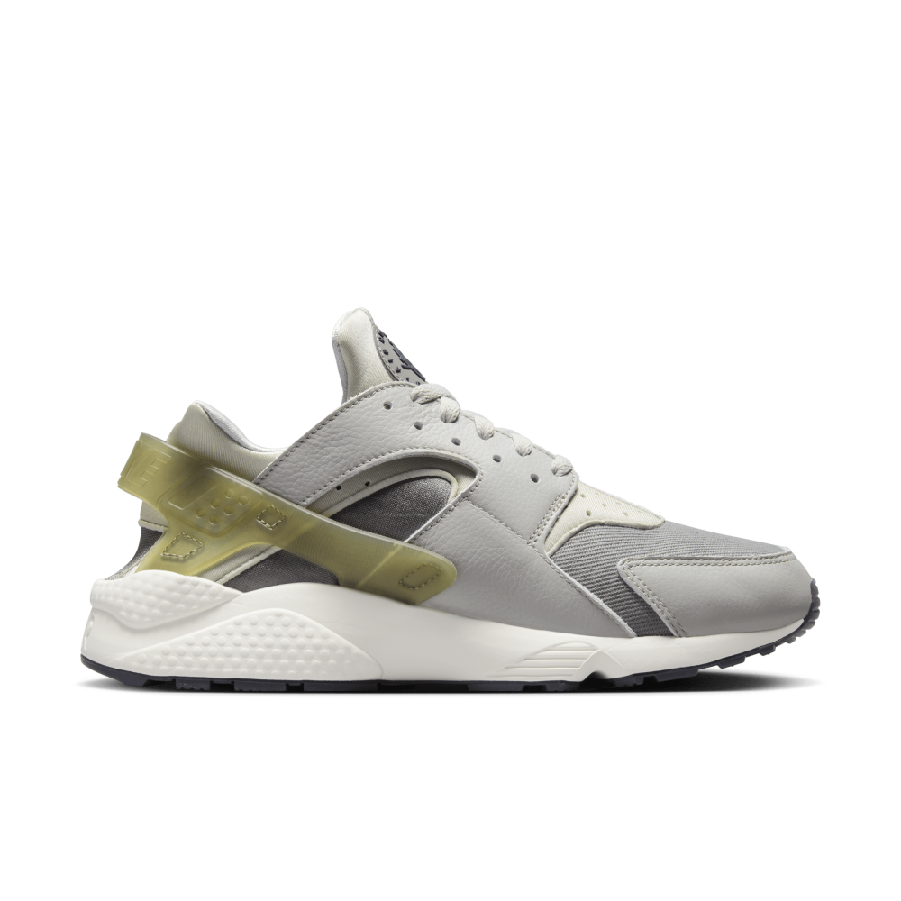 Nike AIR HUARACHE FB3259-001 / grau