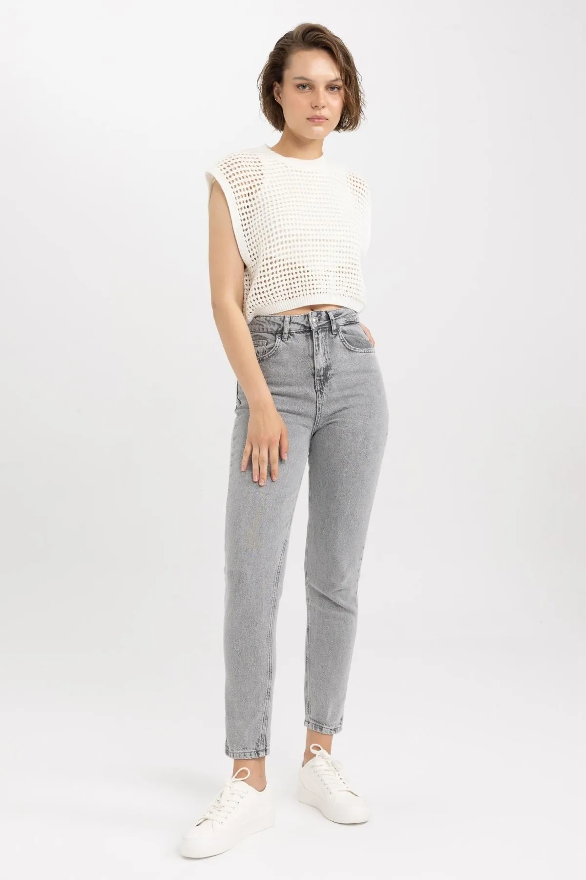 DeFacto  Lina Mom Fit, bequeme Passform, hohe Taille, leicht, schmales Bein, knöchellange Jeanshose A7491ax23sm
