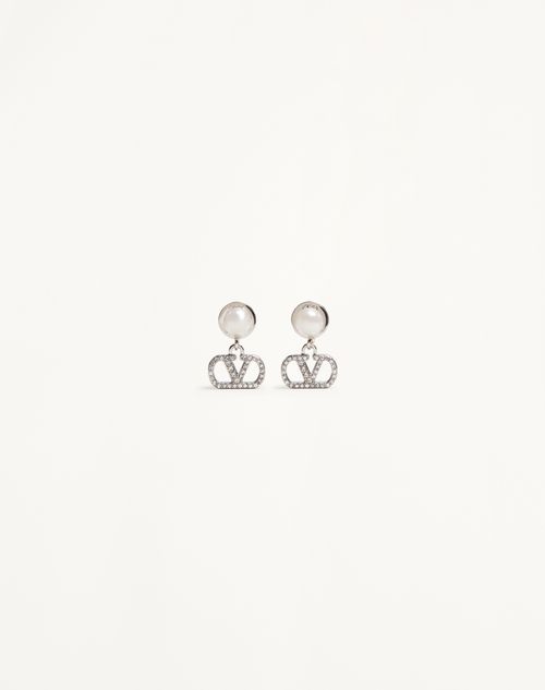 Brincos com a assinatura VLogo em metal, pérolas e cristais Swarovski®