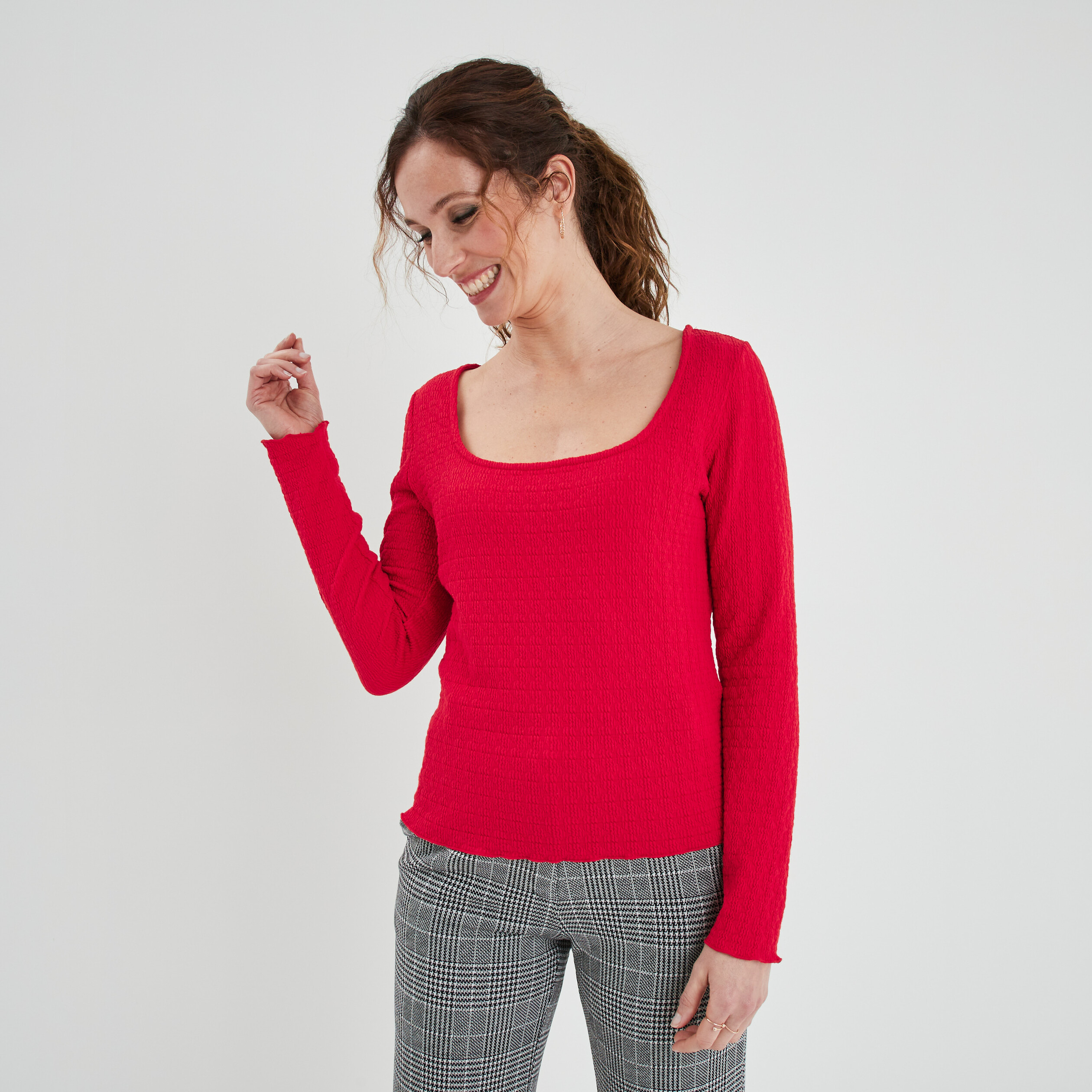 T-shirt avec encolure carrée orange corail femme | La Halle