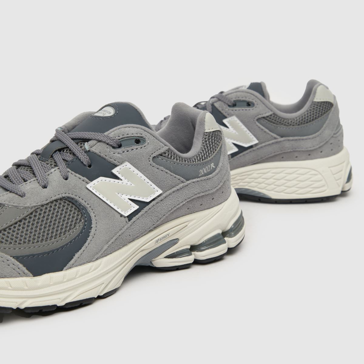New Balance ljusgrå 2002 Barnskor