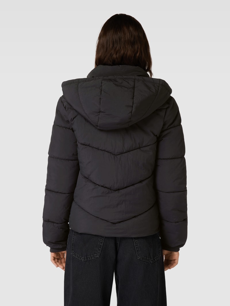Steppjacke mit Kapuze Modell 'JAMILLA' in schwarz