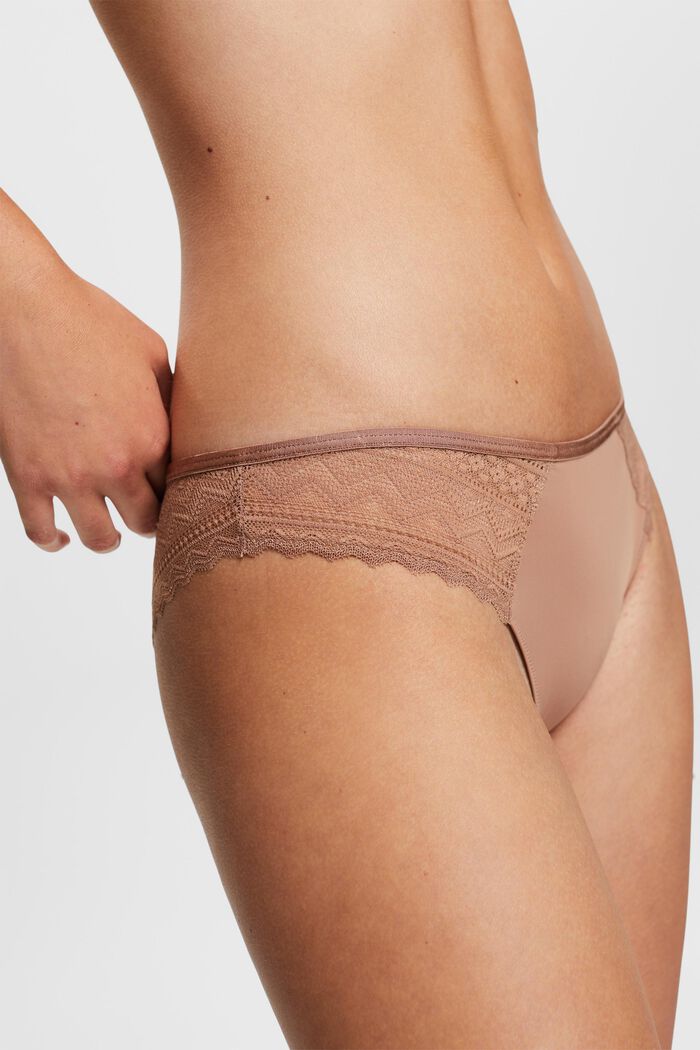 Brazilian Hipster-Slip mit grafischer Spitze