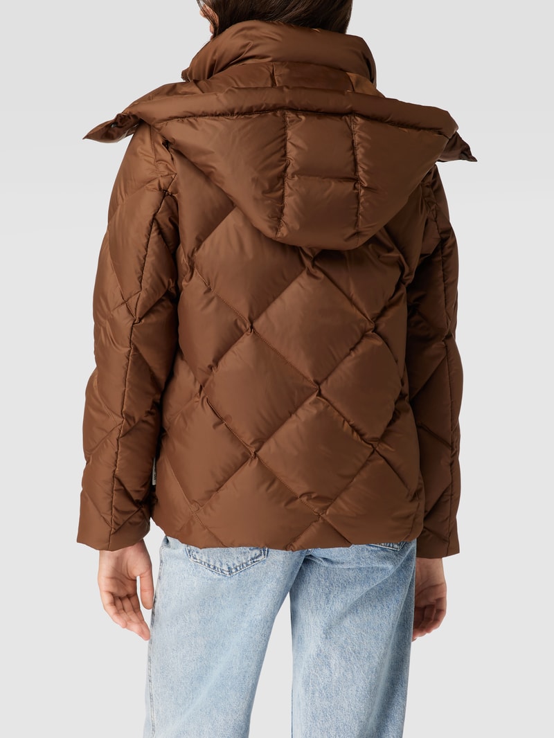 Daunenjacke mit Label-Detail in mittelbraun