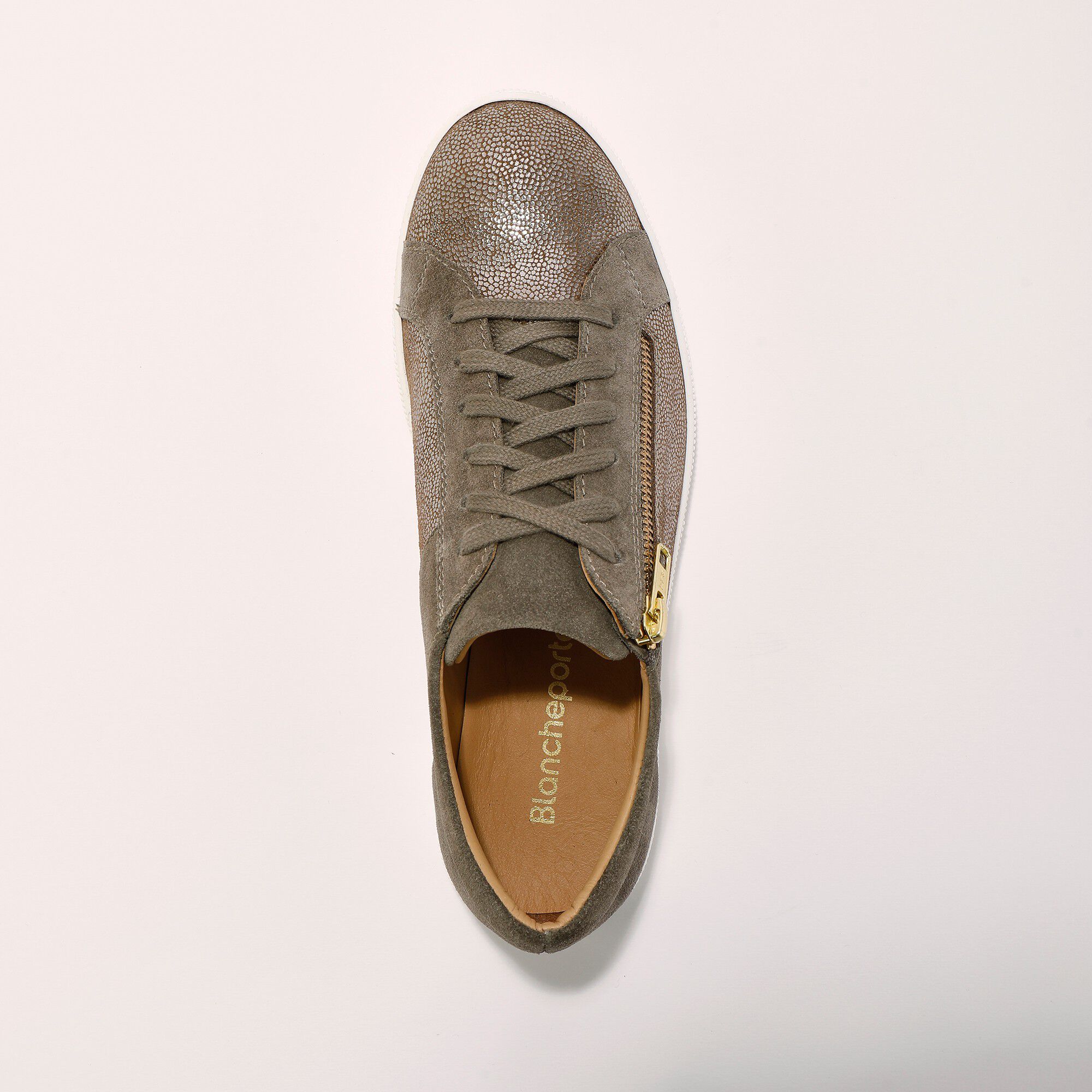 Basket zippée en cuir souple effet irisé