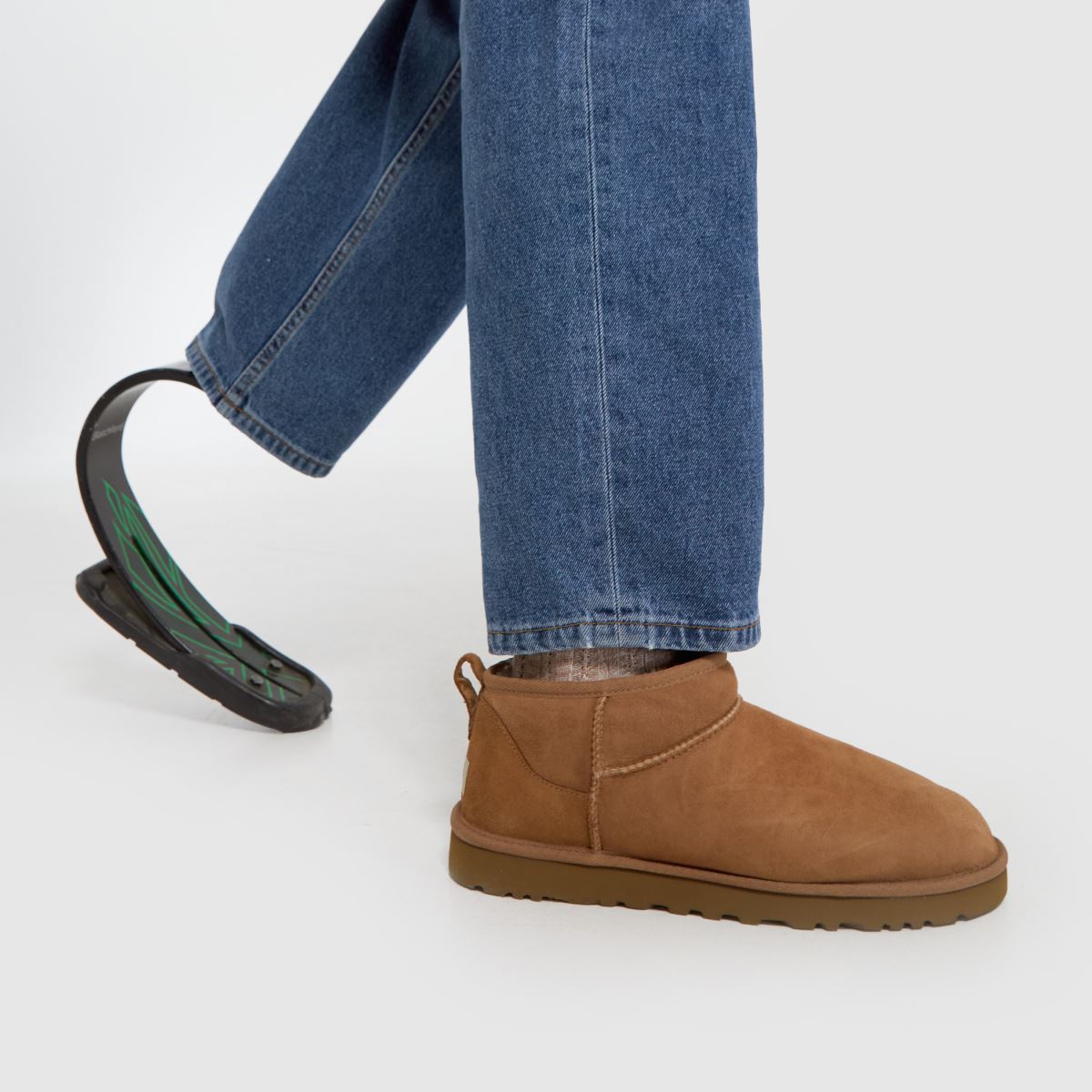 Klasické ultra mini boty UGG v kaštanové barvě