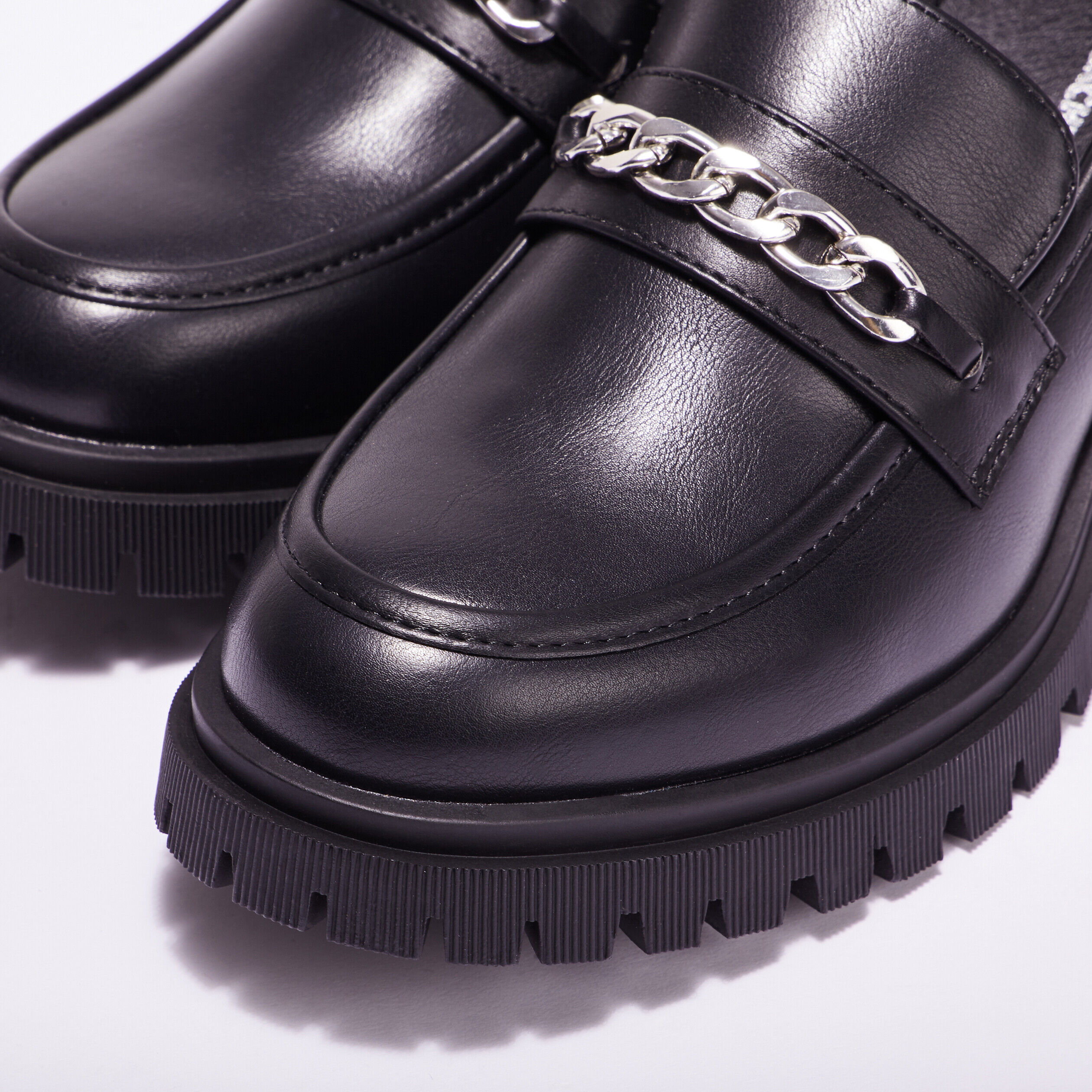 Mocassins à talons crantés noir femme | Cache Cache