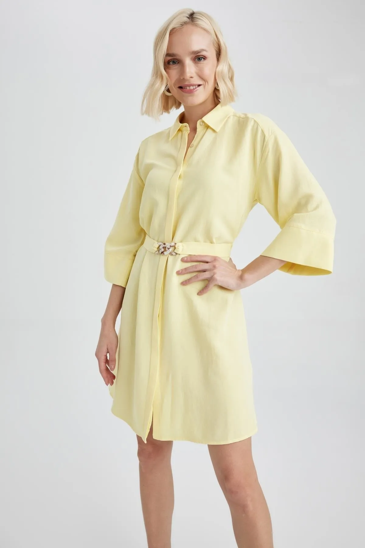 DeFacto  Minikleid aus Leinenmischung mit Hemdkragen und halblangen Ärmeln A4287ax23sm