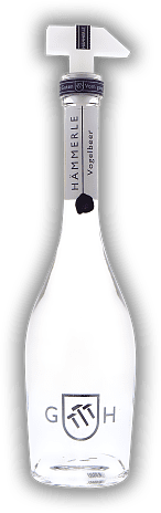 Hämmerle Vogelbeer Edelbrand Hämmerle Vogelbeer Edelbrand Elegante Frucht, typisch Sorbus, sauber mit leichter Marzipannote, langanhaltend und aromatisch. 0,5	 Liter - Vol 45%
