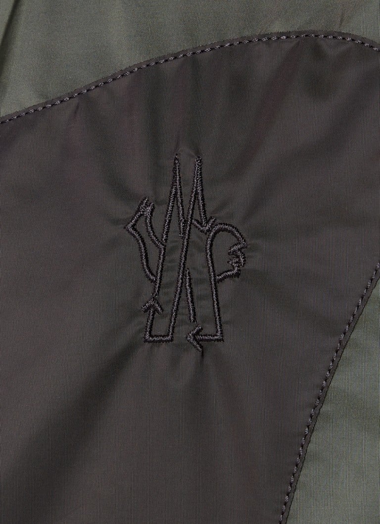 Giacca softshell Moncler Hague con tasche con zip e cappuccio